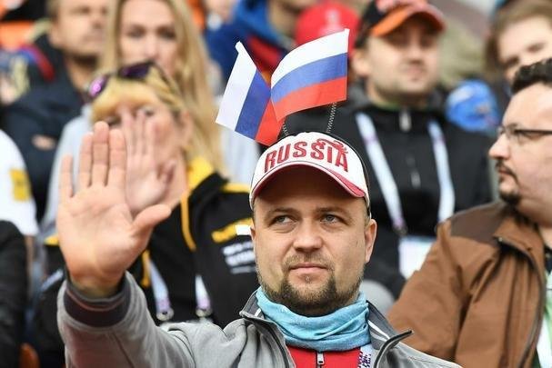 Arrascaeta iniciou o jogo como titular da Celeste, ao lado de Surez e Cavani. Pelo lado egpcio, a estrela Mohamed Salah comeou o jogo no banco de reservas