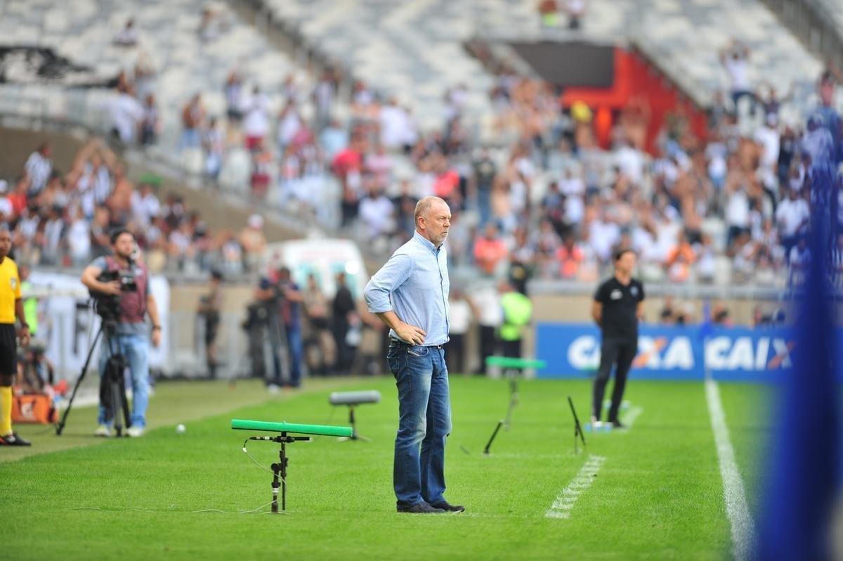 Equipes se enfrentaram no Mineiro, na tarde deste domingo, pela 25 rodada da Srie A