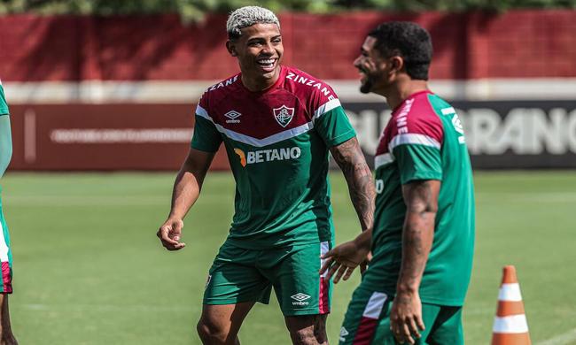 John Kennedy  favorito para uma vaga no time titular do Fluminense, que ter desfalques importantes contra o Cuiab