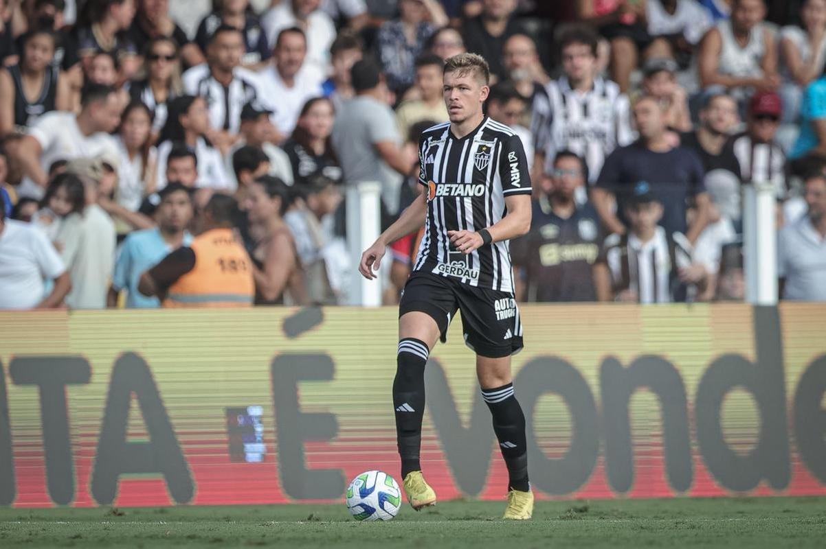 Santos e Atltico se enfrentaram na tarde deste domingo (23/4), na Vila Belmiro, pela segunda rodada da Srie A do Campeonato Brasileiro.