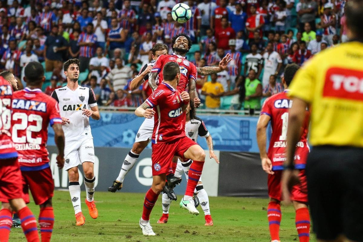 Bahia e Atltico travaram bom duelo que terminou empatado por 2 a 2 na Arena Fonte Nova