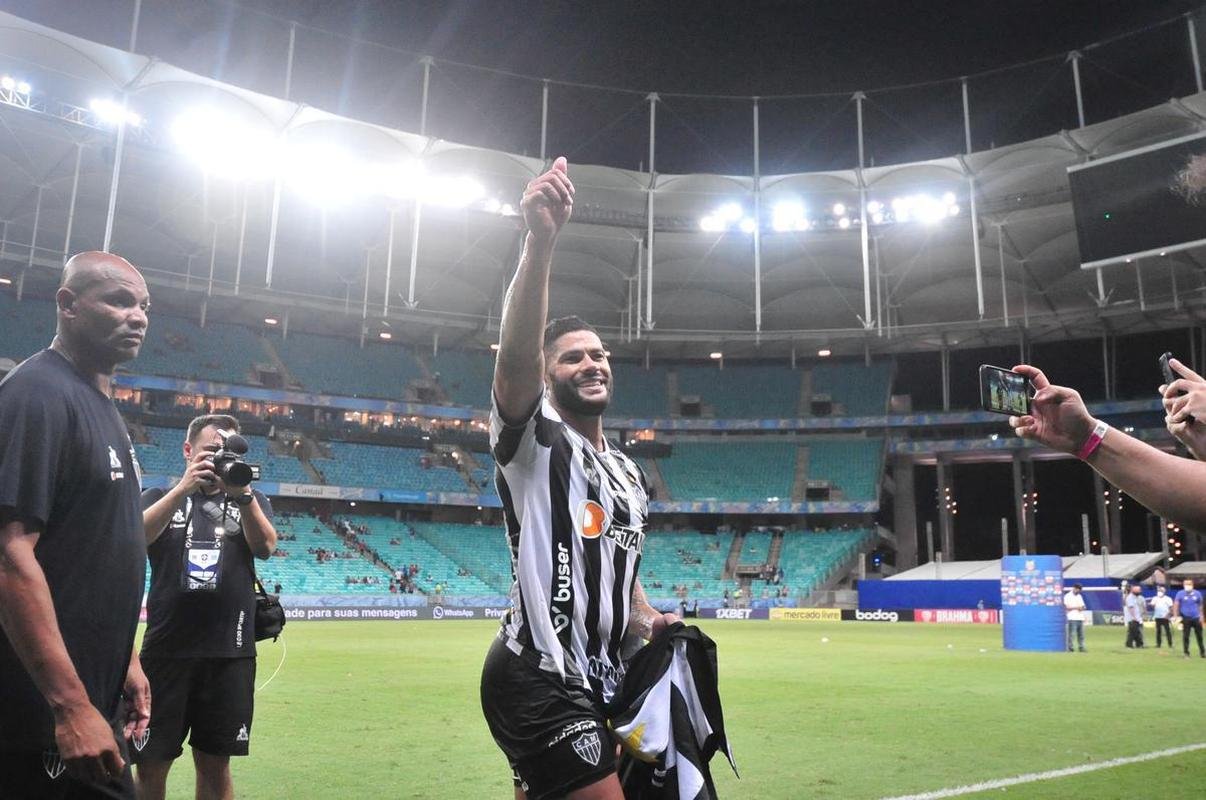 Com gols de Hulk, de pnalti, e Keno (e), o Galo virou sobre o Bahia, por 3 a 2 e chegou ao bicampeonato brasileiro