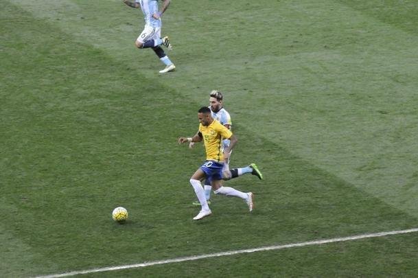 Fotos do primeiro tempo de Brasil x Argentina no Mineiro