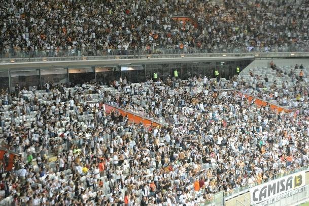 Fotos da torcida do Atltico no Mineiro, na partida contra o Cerro Porteo, pela Copa Libertadores