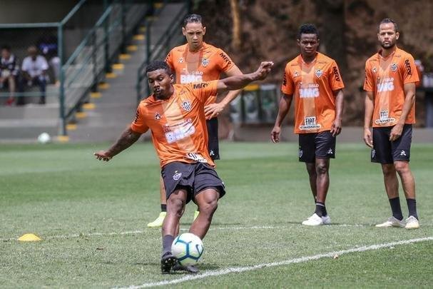 Com Sette Câmara em campo, Atlético se prepara para jogo contra o São Paulo