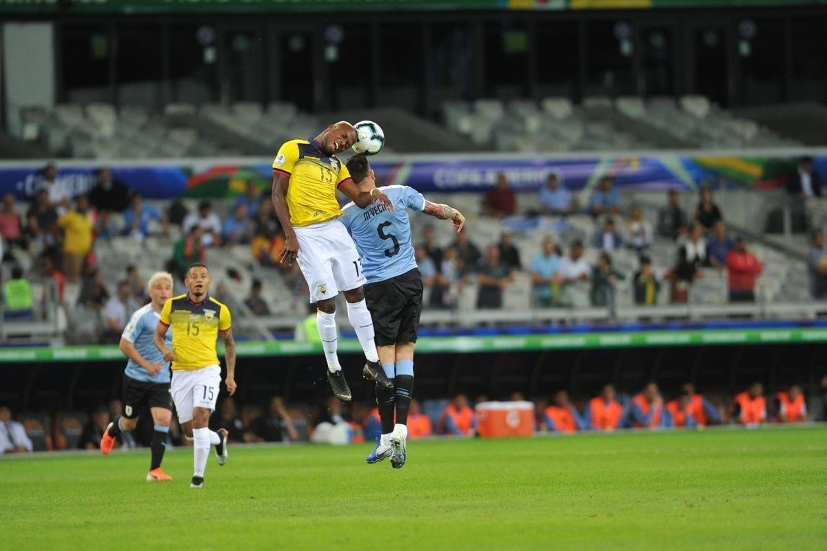 Fotos de Uruguai x Equador, no Mineiro