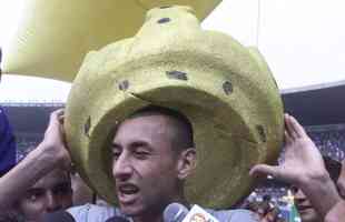Gomes comemora a conquista do Brasileiro de 2003