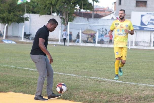 Ex-goleiro de Santa Cruz e Náutico, Nilson conquistou seu primeiro título como treinador comandando a Série A2 do Campeonato Pernambucano