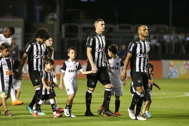 Atlético saiu atrás, conseguiu virada com Róger Guedes e Ricardo Oliveira, mas cedeu empate no Morumbi