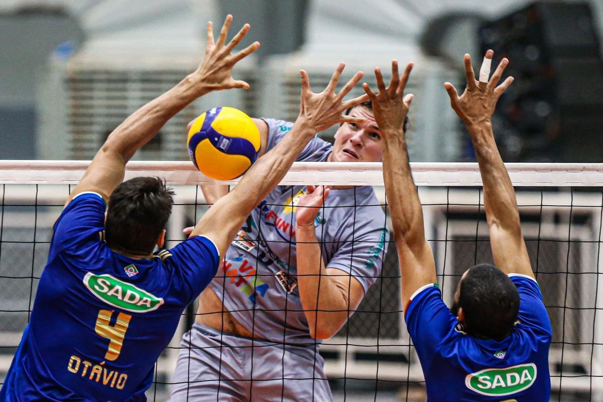 Cruzeiro vence o Natal por 3 sets a 0, em Campo Grande, e  tetra da Supercopa