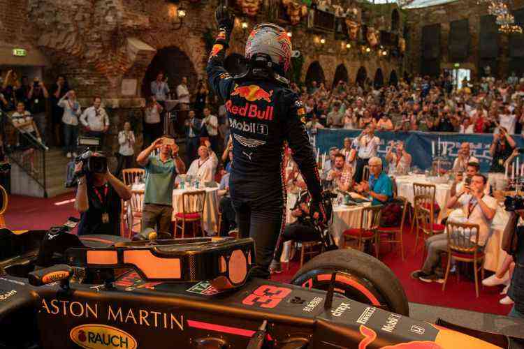 <i>(Foto: Reproduo/Twitter Aston Martin Red Bull Racing @redbullracing)</i>