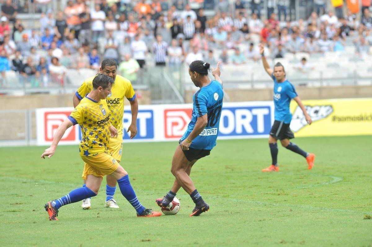 Fotos do 'Game of Dreams', jogo festivo dos Amigos do Ronaldinho contra os Amigos do Penta