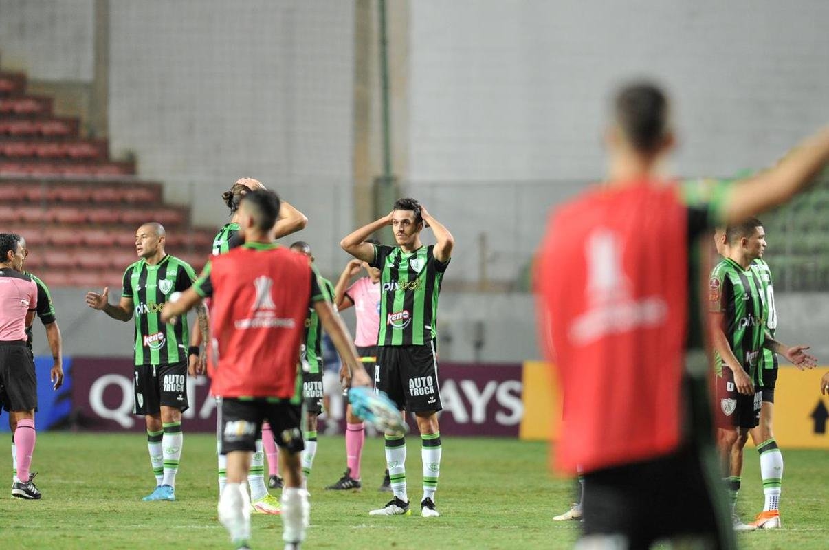 Fotos do empate por 0 a 0 entre Amrica e Barcelona de Guayaquil, no Independncia, em BH, pela terceira fase da Copa Libertadores