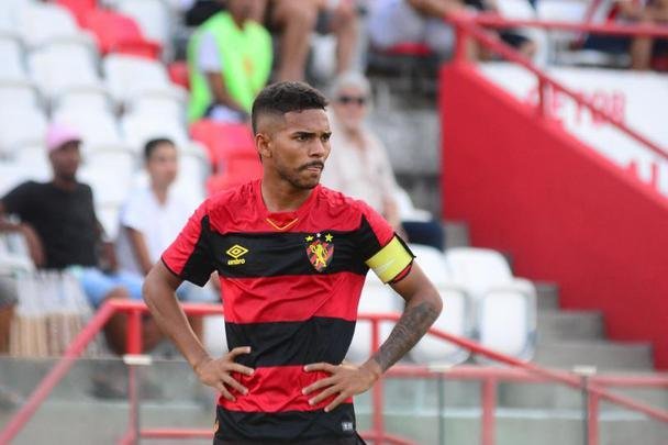 PABLO PARDAL (Meia - 20 anos)
Destaque da base do Sport há alguns anos, Pardal já tem passagens na base da Seleção e um empréstimo à base do Cruzeiro, ele tem quatro jogos e dois gols no Sport.