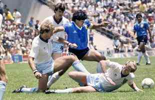 Diego Maradona usava uniforme da nova parceira do Atltico quando fez gols histricos contra a Inglaterra na Copa do Mundo de 1986, ano em que a Argentina foi campe.