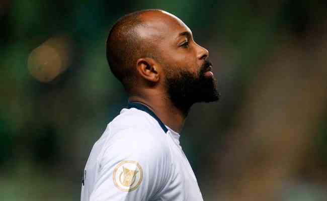 Chay se despediu no Botafogo antes de viagem para acertar com o Cruzeiro