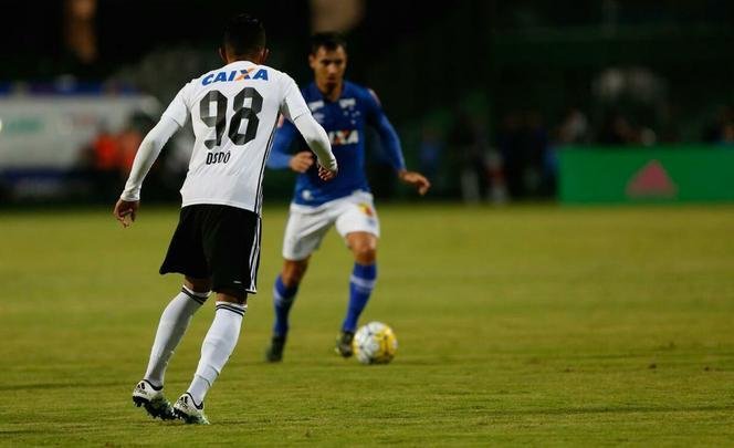 Imagens da partida entre Coritiba e Cruzeiro, no Couto Pereira, em Curitiba, pela primeira rodada do Campeonato Brasileiro