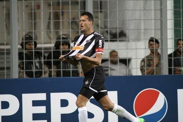 Rver defendeu o Atltico em 177 jogos, com 22 gols marcados