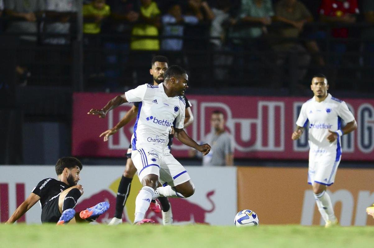 Bragantino x Cruzeiro: fotos do amistoso no estdio Nabi Abi Chedid, em Bragana Paulista, no interior de So Paulo