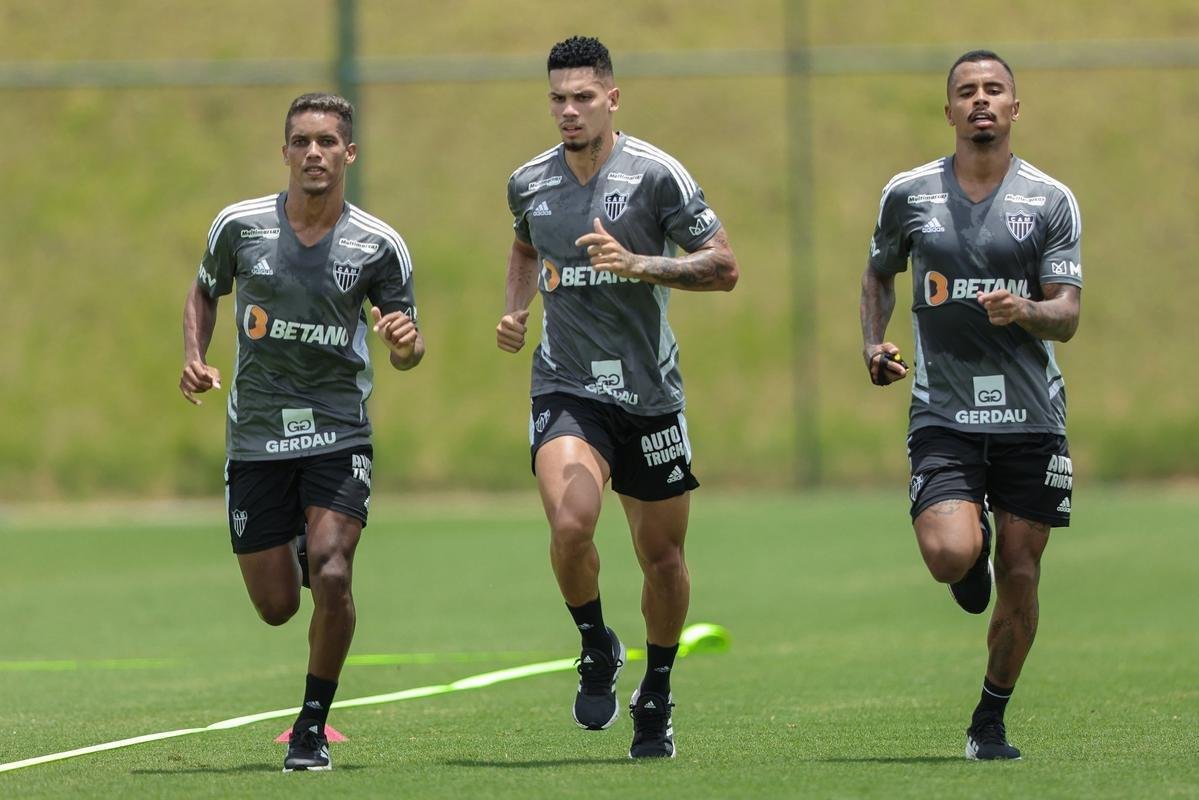 Atltico teve um dia de folga aps o empate com o Cruzeiro no clssico. Elenco de Coudet retomou atividades na Cidade do Galo na tarde desta quarta-feira (15/2).
