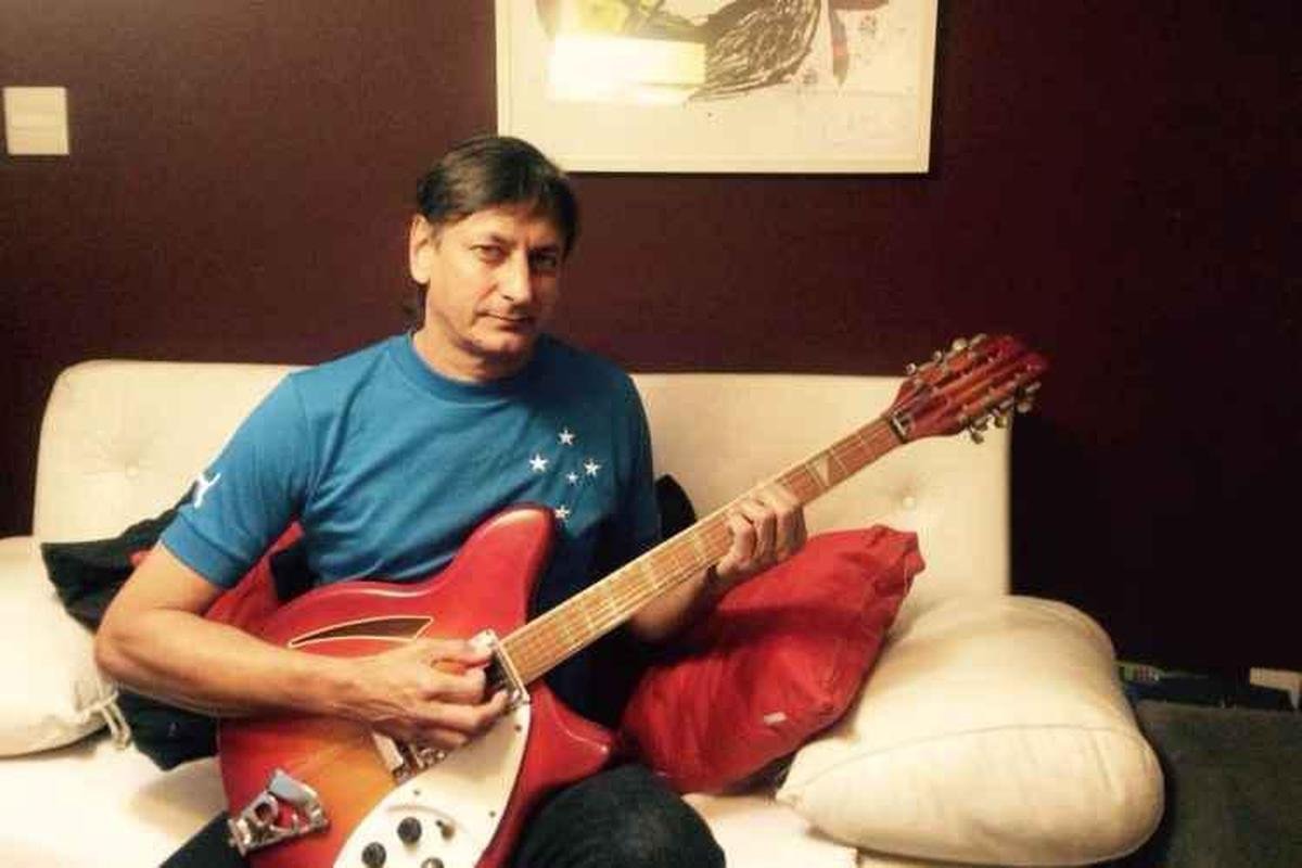 Cludio Venturini, vocalista e guitarrista da banda 14 Bis,  outro cruzeirense fervoroso. Ele j participou muitas vezes de programas de TV analisando o momento do time e falando sobre a sua paixo pelas cores azul e branca.