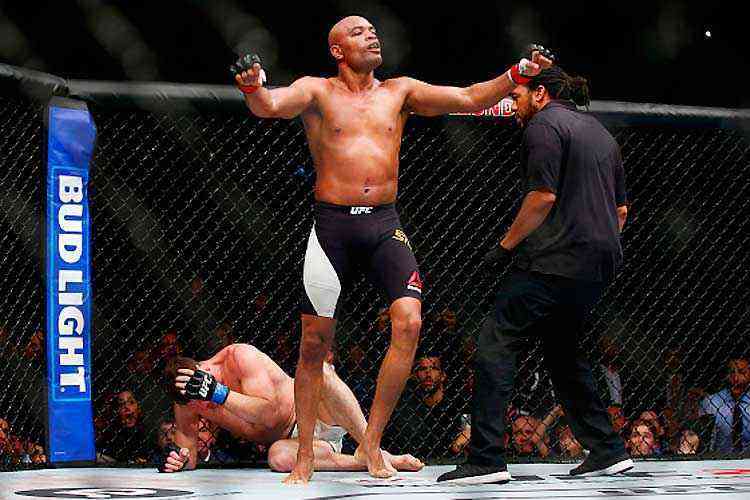 Mais próximo dos 50 anos, Anderson Silva planeja última luta no MMA -  Superesportes