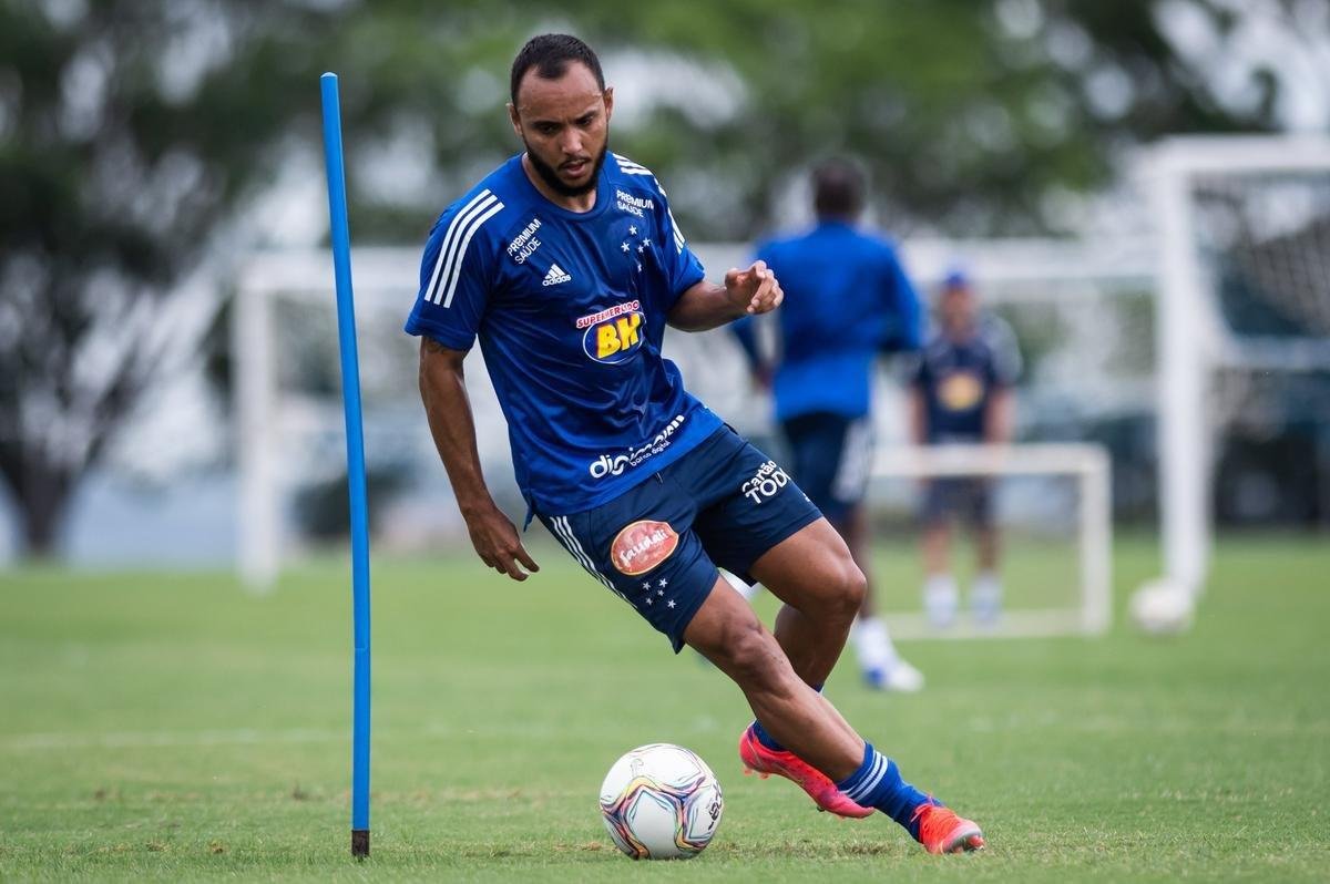 Imagens do primeiro dia de pr-temporada do Cruzeiro, na Toca da Raposa II