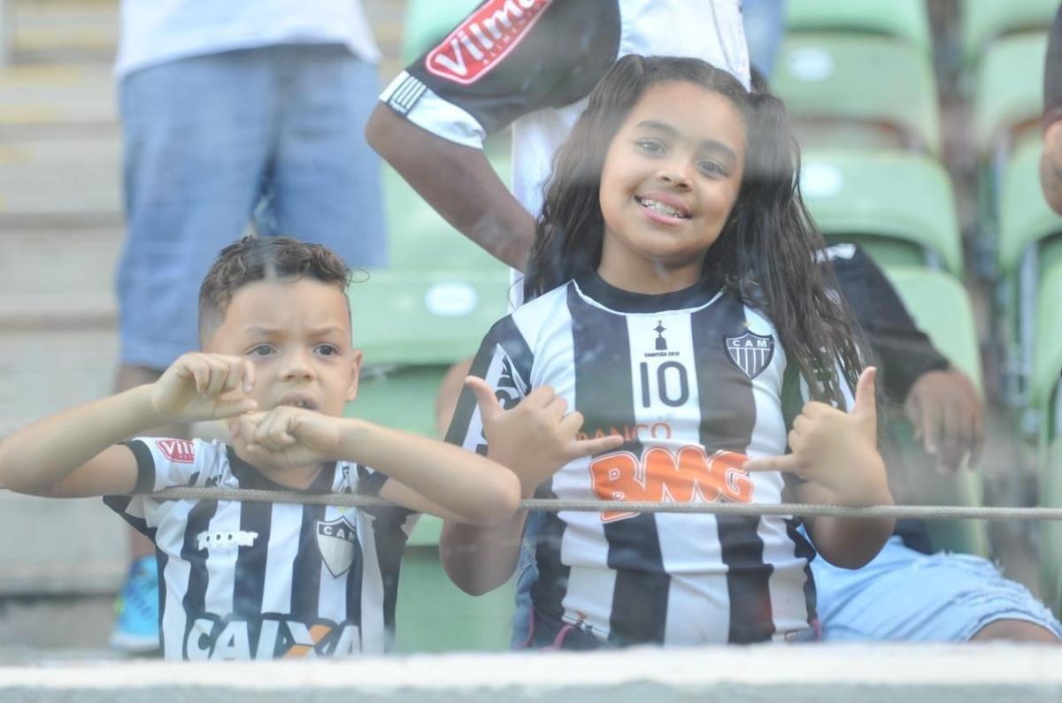 Torcida do Atltico acompanha duelo contra o Palmeiras, no Independncia