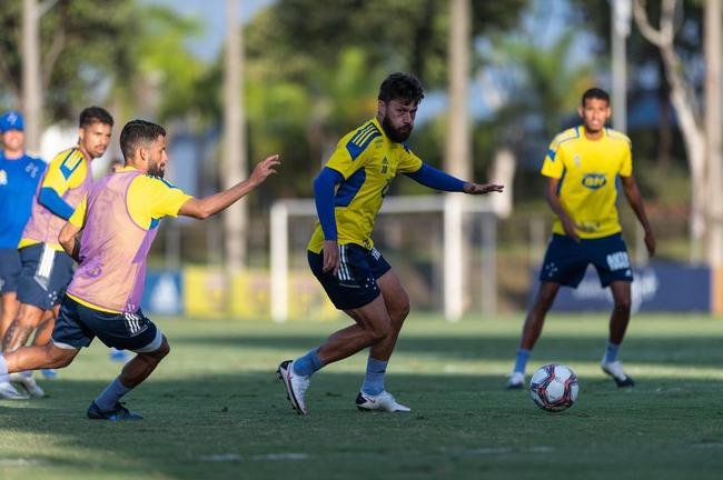 Fotos do treino do Cruzeiro nesta quinta-feira (6/5), na Toca da Raposa II