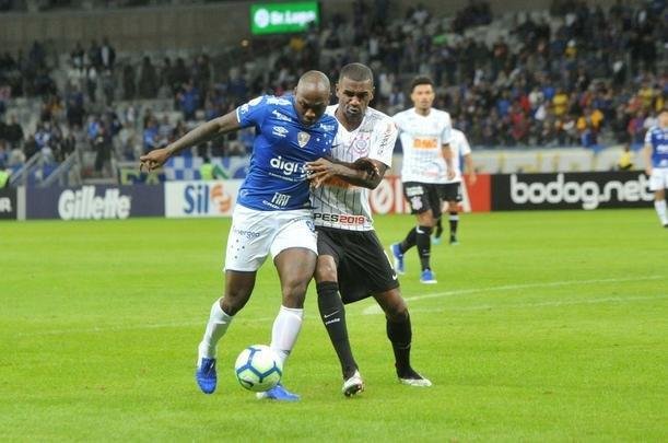 Fotos de Cruzeiro x Corinthians, no Mineiro, pela oitava rodada do Campeonato Brasileiro