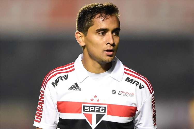 Cruzeiro se acerta com S