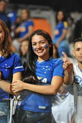 Chegada das torcidas de Cruzeiro e Grmio ao Mineiro para a semifinal da Copa do Brasil