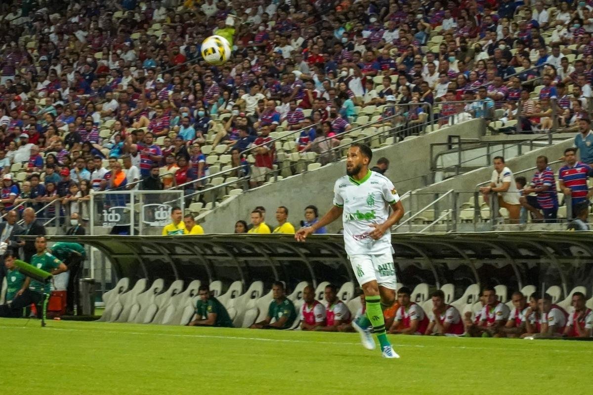 Fotos do jogo entre Fortaleza e Amrica, neste domingo, no Castelo, pela 13 rodada do Campeonato Brasileiro