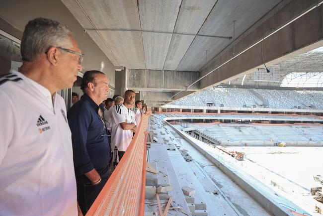 Na manh deste sbado (24/9), jogadores, comisso tcnica e diretoria do Atltico visitaram as obras da Arena MRV, futura casa do Galo.