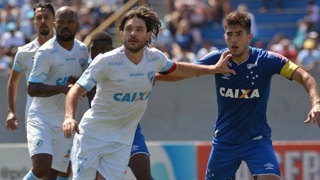 Cruzeiro chegou a abrir 2 a 0 sobre o Londrina, com gols de Lucas Silva e Sassá, mas cedeu o empate no segundo tempo e perdeu nos pênaltis por 3 a 1. Time foi eliminado na semifinal da Primeira Liga.