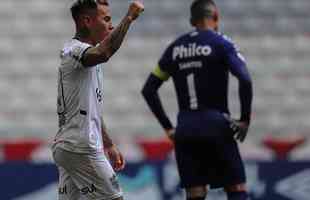 6 - Eduardo Vargas (Atltico): 149 gols