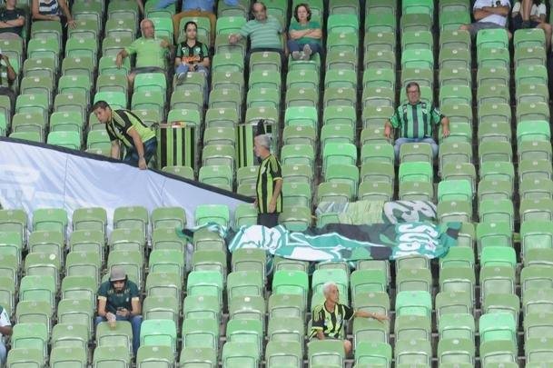 Com gols de Felipe Augusto e Al, Amrica venceu Coimbra por 2 a 0, nesta segunda-feira, no Independncia, pela sexta rodada do Campeonato Mineiro