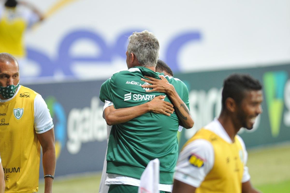 Fotos do clssico de ida da semifinal do Campeonato Mineiro, entre Cruzeiro e Amrica, no Mineiro, em Belo Horizonte