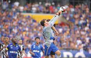 No segundo tempo, jogo ficou mais tenso. Arrascaeta fez 2 a 0 para o Cruzeiro, e Elias diminuiu para o Galo