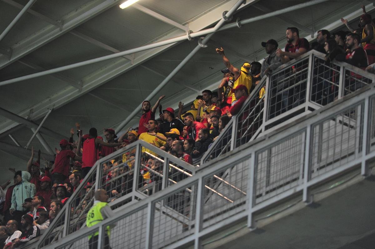 No fim, flamenguistas cantaram mais alto no Independncia