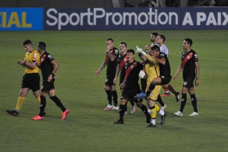 15 - Atltico-GO - 52 pontos