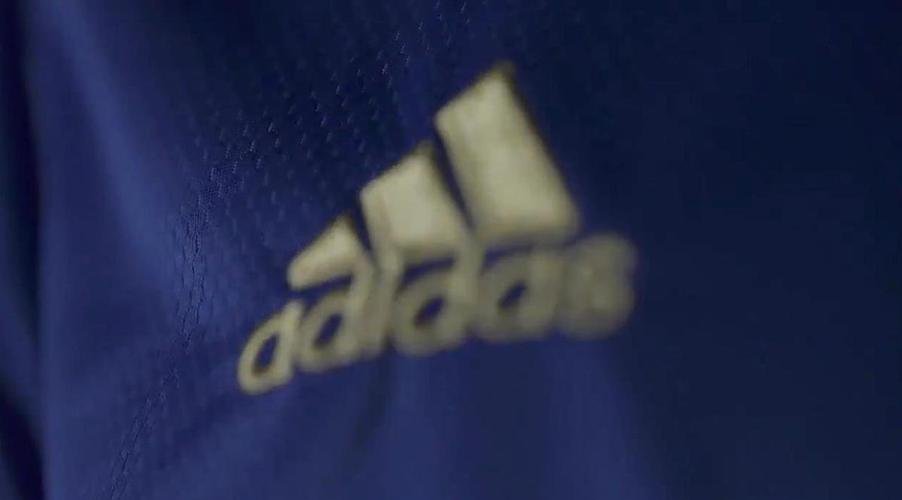 Cruzeiro apresenta camisa para o ano do centenário