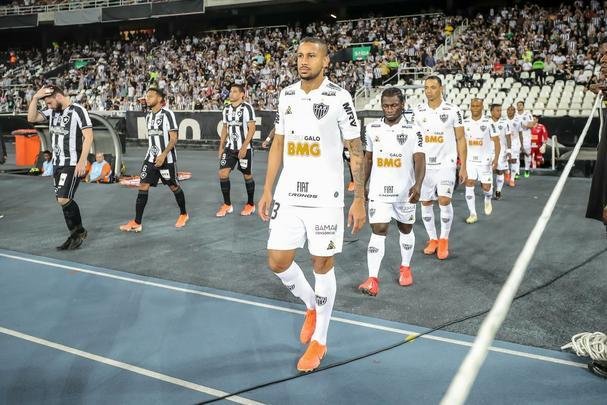 Fotos do duelo entre Botafogo e Atltico, no Estdio Nilton Santos, no Rio, pela ida das oitavas de final da Copa Sul-Americana