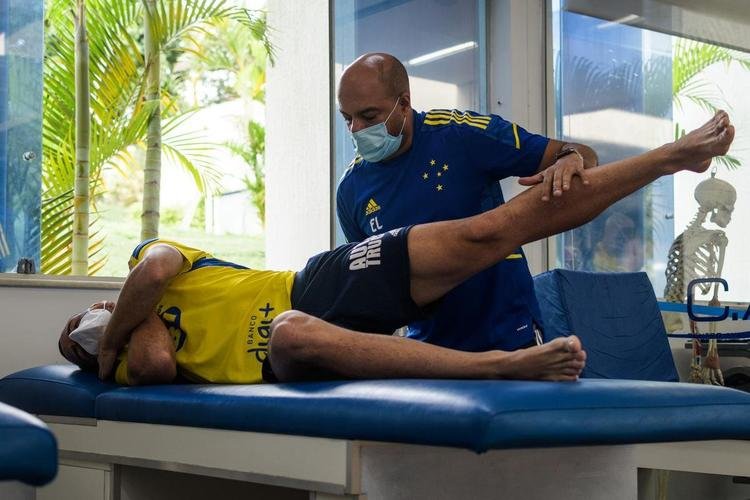 Fotos do primeiro dia de trabalho do Cruzeiro em 2022 na Toca da Raposa II