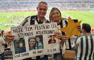 Atleticanos homenageiam no Mineirão familiares que não puderam ver o clube ser bicampeão brasileiro