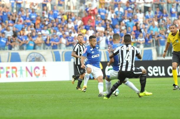 Imagens do jogo entre Cruzeiro e Botafogo, pela 19 rodada do Brasileiro, no Mineiro