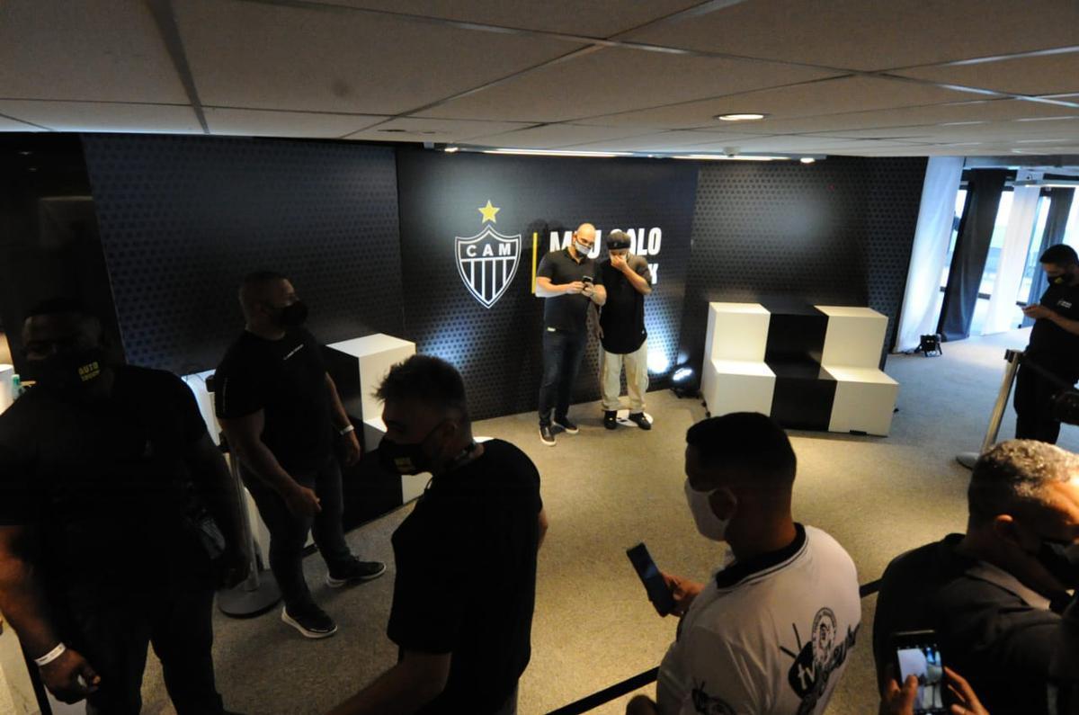 Ronaldinho Gacho durante evento de um patrocinador do Atltico no Mineiro, em Belo Horizonte. Ex-jogador, de 40 anos, tirou fotos com clientes, funcionrios e se encontrou com o ssia Jos Robson Batista de Oliveira 