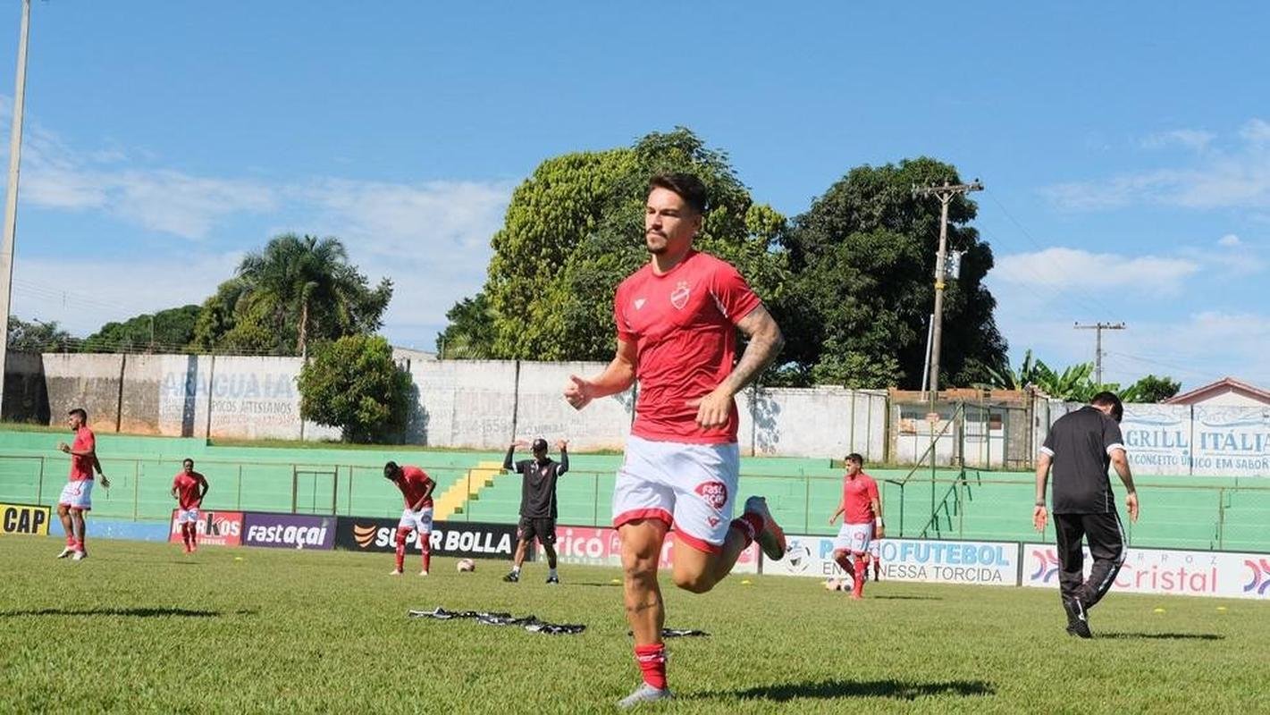 Arthur Rezende (meia)