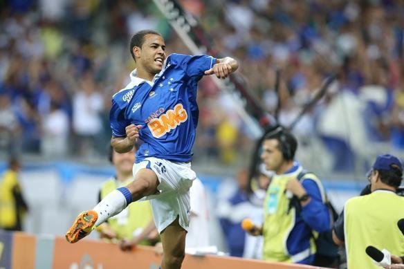 Imagens da partida entre Cruzeiro e Vitria