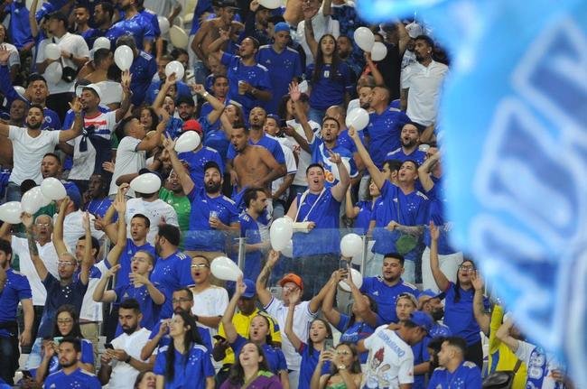Fotos da torcida do Cruzeiro no clssico contra o Amrica, no Mineiro, em BH, pela 3 rodada do Campeonato Mineiro